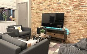 Brand New Silver Forge - Charming Two Bedroom Apartment - City Centre - Lux Apartment